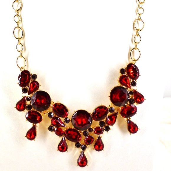 Jewelry - Cluster Necklace Red Crystal & Gold Deep Claret Faceted NWOT 17.5" Perfect Cond